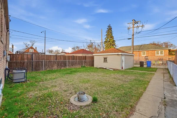 $200,000 | 8305 South Paxton Avenue, Chicago, IL 60617