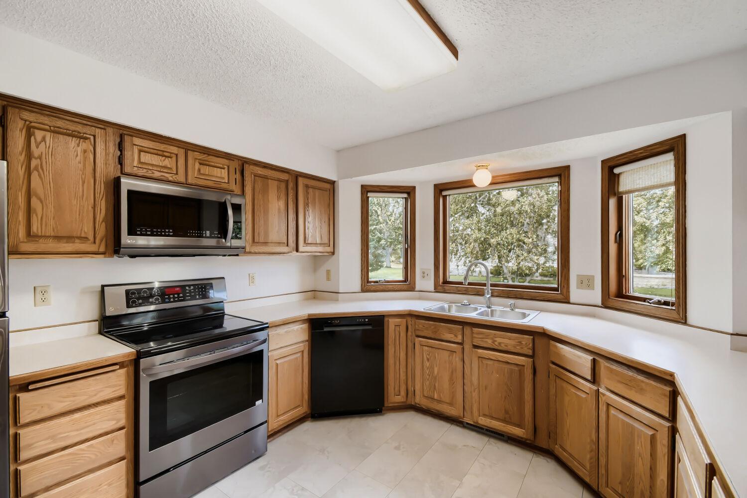 9270 Cornell Road Woodbury, MN 55125 - Photo 13 of 39 Gallery Image 13