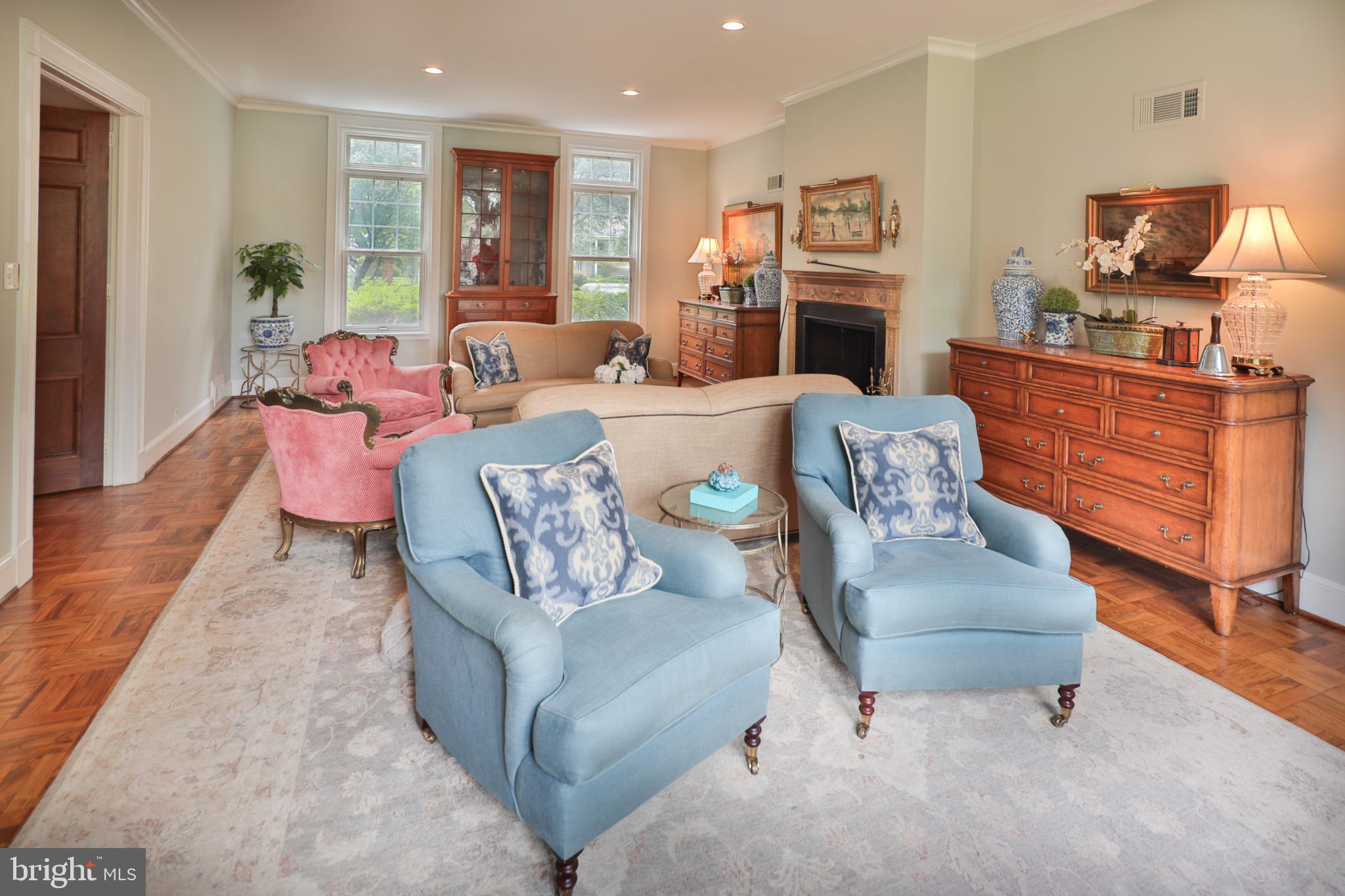 741 County Line Road Villanova, PA 19085 - Photo 6 of 37 Living Room
