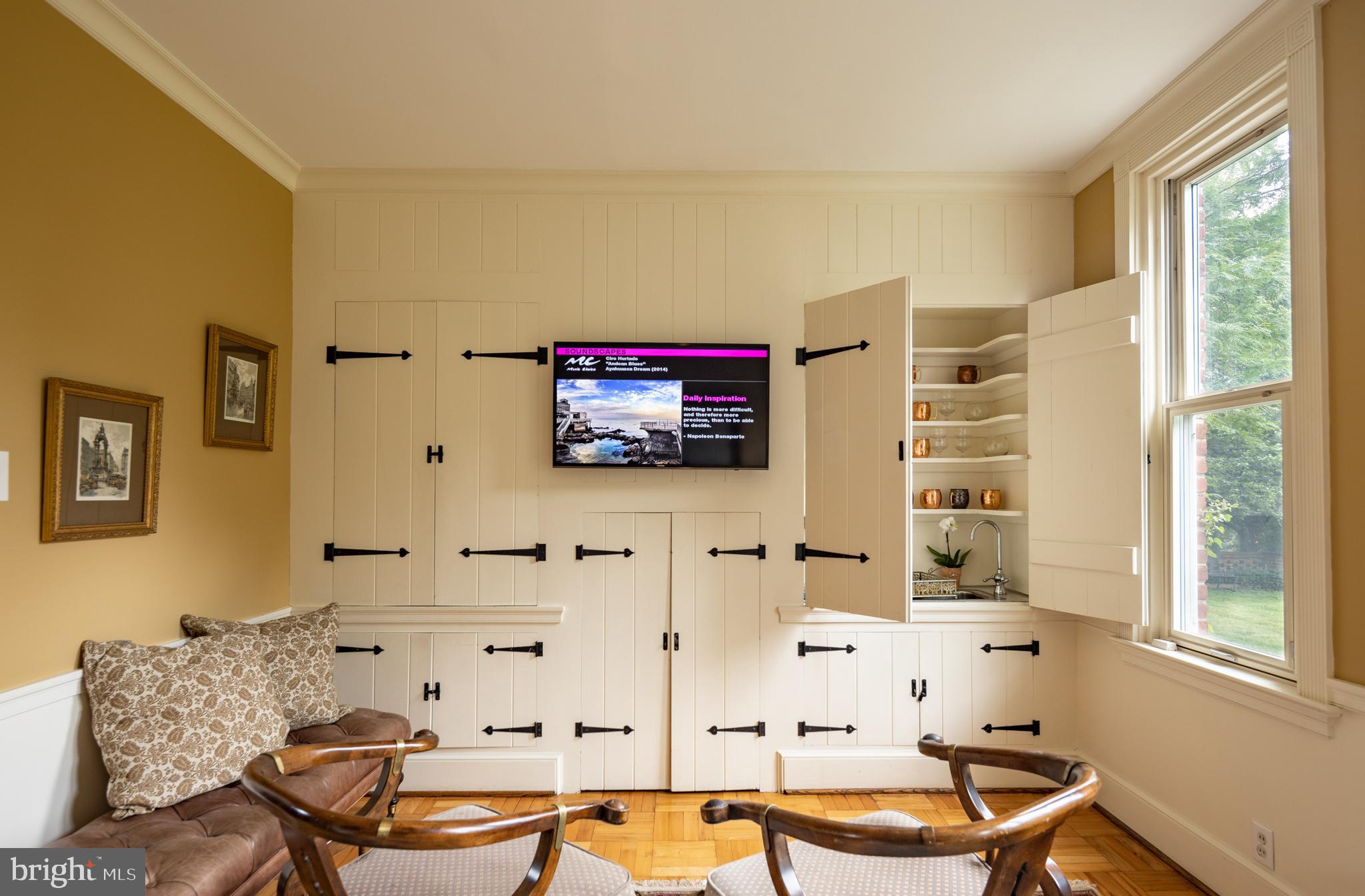 741 County Line Road Villanova, PA 19085 - Photo 7 of 37 Built ins/wet bar Library