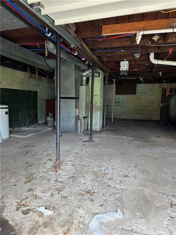 15 Kyle Road Mercer, PA 16137 - Photo 11 of 11 a view of a garage