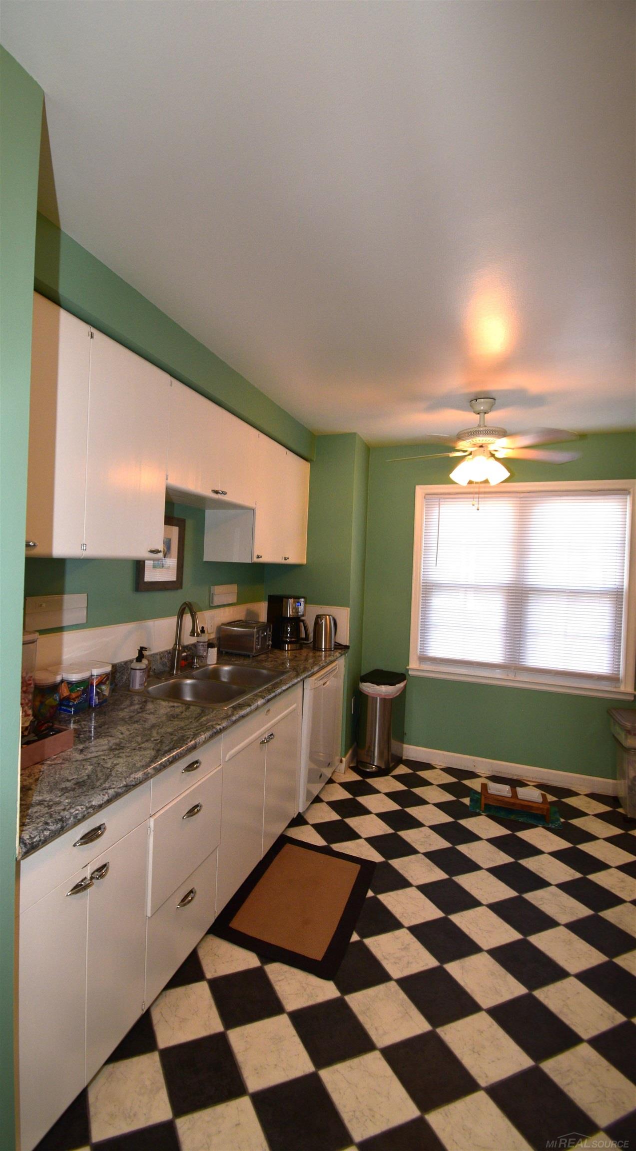 855 Harcourt Road Grosse Pointe Park, MI 48230 - Photo 32 of 68