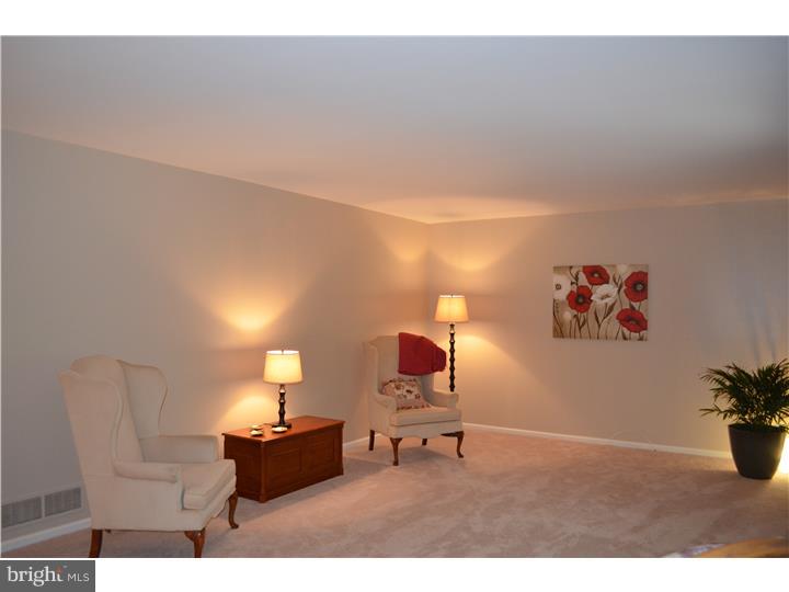 55 Lochatong Road Ewing, NJ 08628 - Photo 4 of 18 Living Room