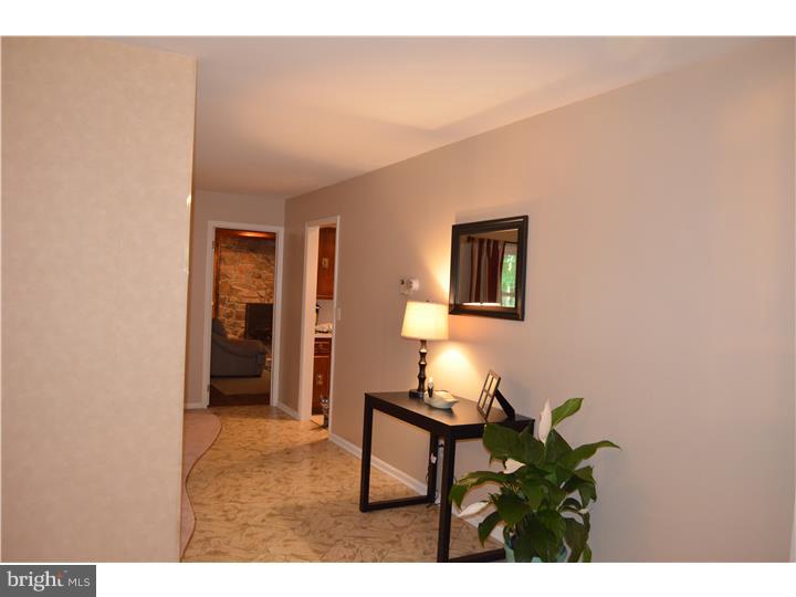 55 Lochatong Road Ewing, NJ 08628 - Photo 5 of 18 Foyer