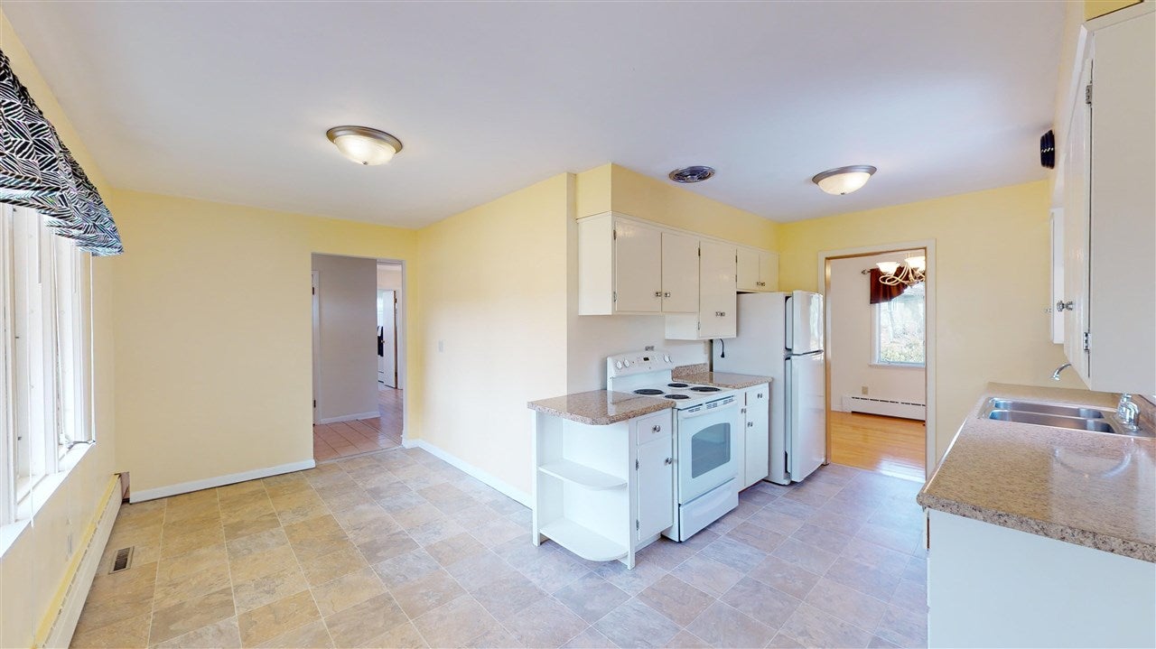 1818 Ridgeway Drive Iowa City, IA 52245 - Photo 11 of 39 Gallery Image 11