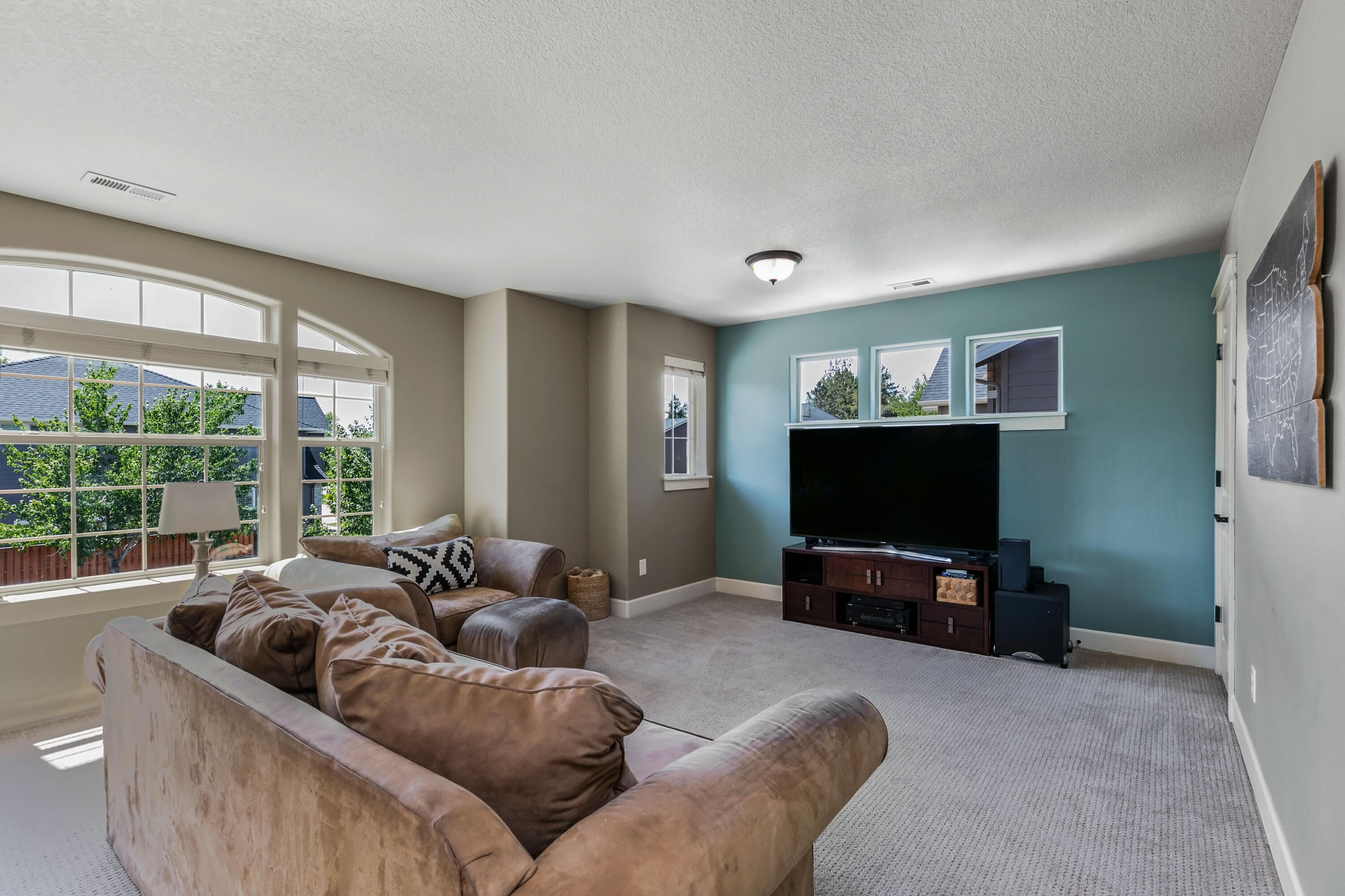 20548 Jacklight Lane Bend, OR 97702 - Photo 22 of 32 22