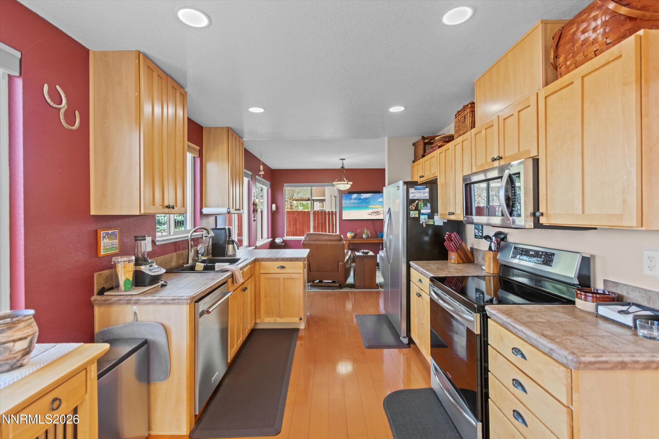 2533 Whitney Oaks Lane Reno, NV 89523 - Photo 5 of 33 12-0Y7A3744