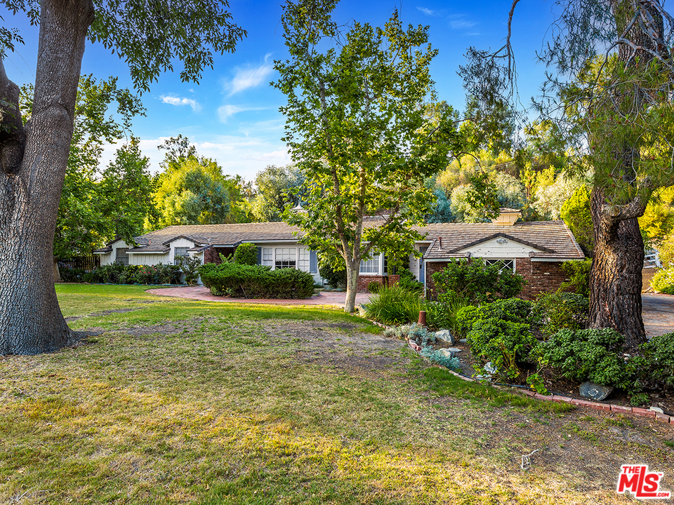 23921 Long Valley Road Hidden Hills, CA 91302 - Photo 3 of 14 Gallery Image 3