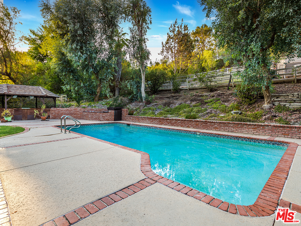 23921 Long Valley Road Hidden Hills, CA 91302 - Photo 4 of 14 Gallery Image 4