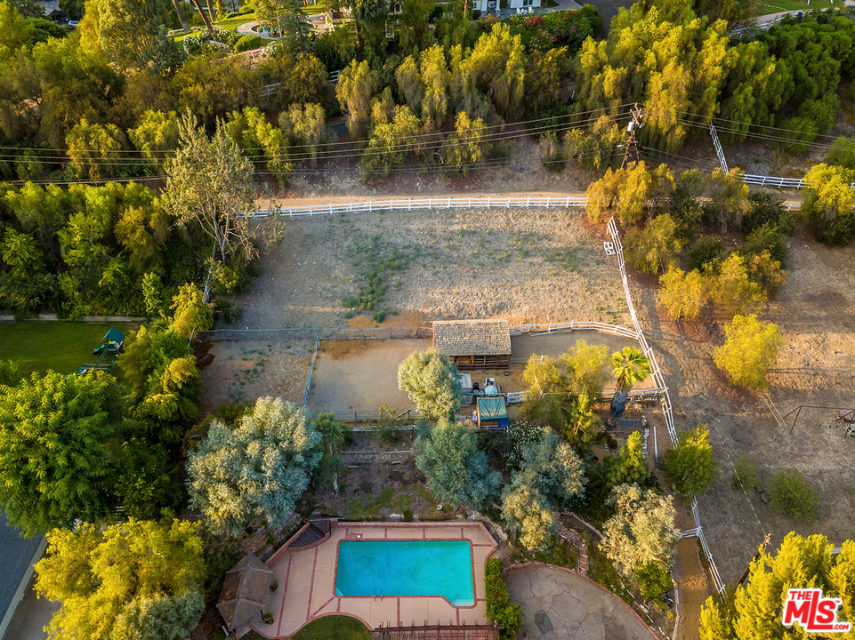 23921 Long Valley Road Hidden Hills, CA 91302 - Photo 5 of 14 Gallery Image 5