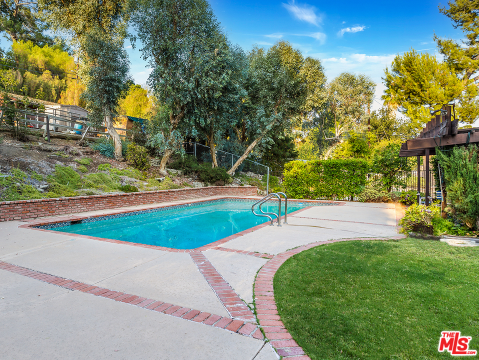 23921 Long Valley Road Hidden Hills, CA 91302 - Photo 7 of 14 Gallery Image 7