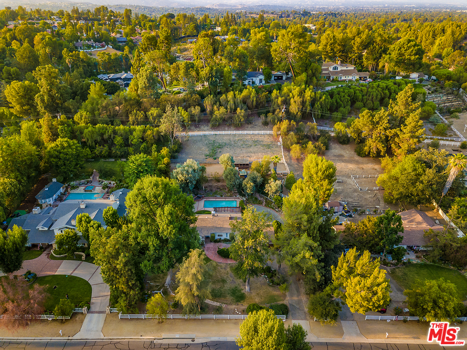 23921 Long Valley Road Hidden Hills, CA 91302 - Photo 9 of 14 Gallery Image 9