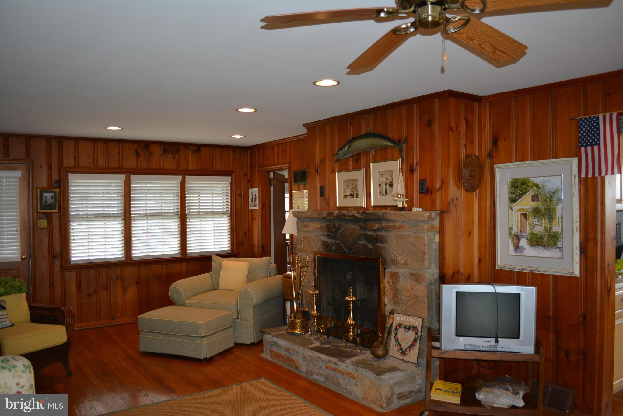 1 Bluff Road Earleville, MD 21919 - Photo 8 of 14 Living Room