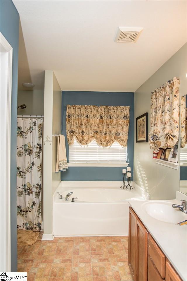 128 Bascom Court Greer, SC 29650 - Photo 14 of 21 Gallery Image 14