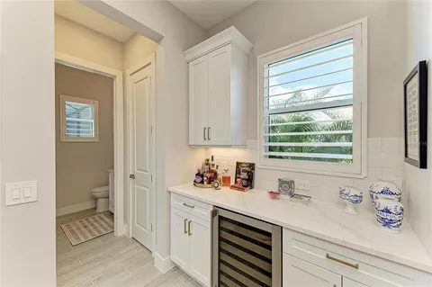 $1,299,000 | 8048 Waterbend Trail, Sarasota, FL 34240