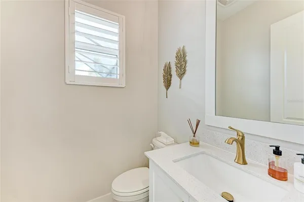 $1,299,000 | 8048 Waterbend Trail, Sarasota, FL 34240