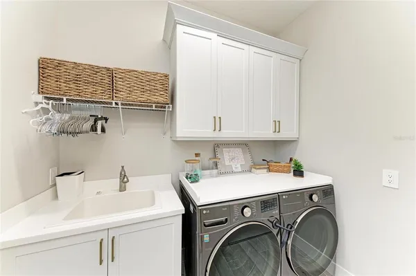 $1,299,000 | 8048 Waterbend Trail, Sarasota, FL 34240