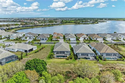 $1,299,000 | 8048 Waterbend Trail, Sarasota, FL 34240