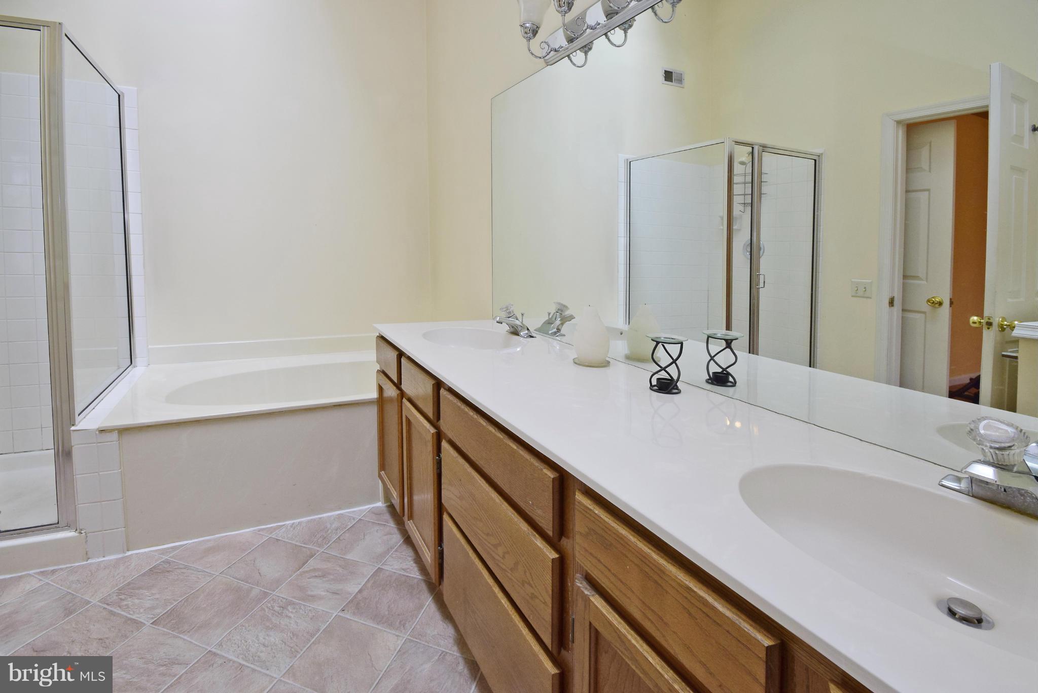 802 Harrogate Road Fredericksburg, VA 22406 - Photo 14 of 19 Bath (Master)