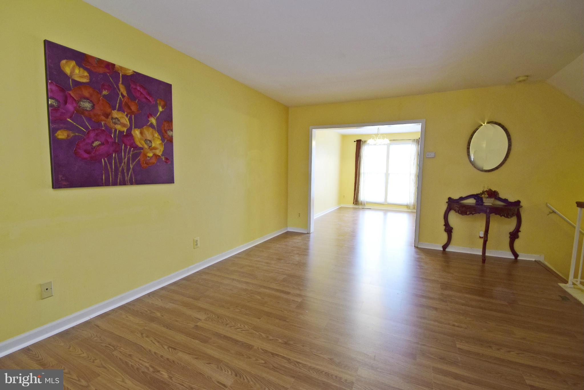 802 Harrogate Road Fredericksburg, VA 22406 - Photo 3 of 19 Living Room