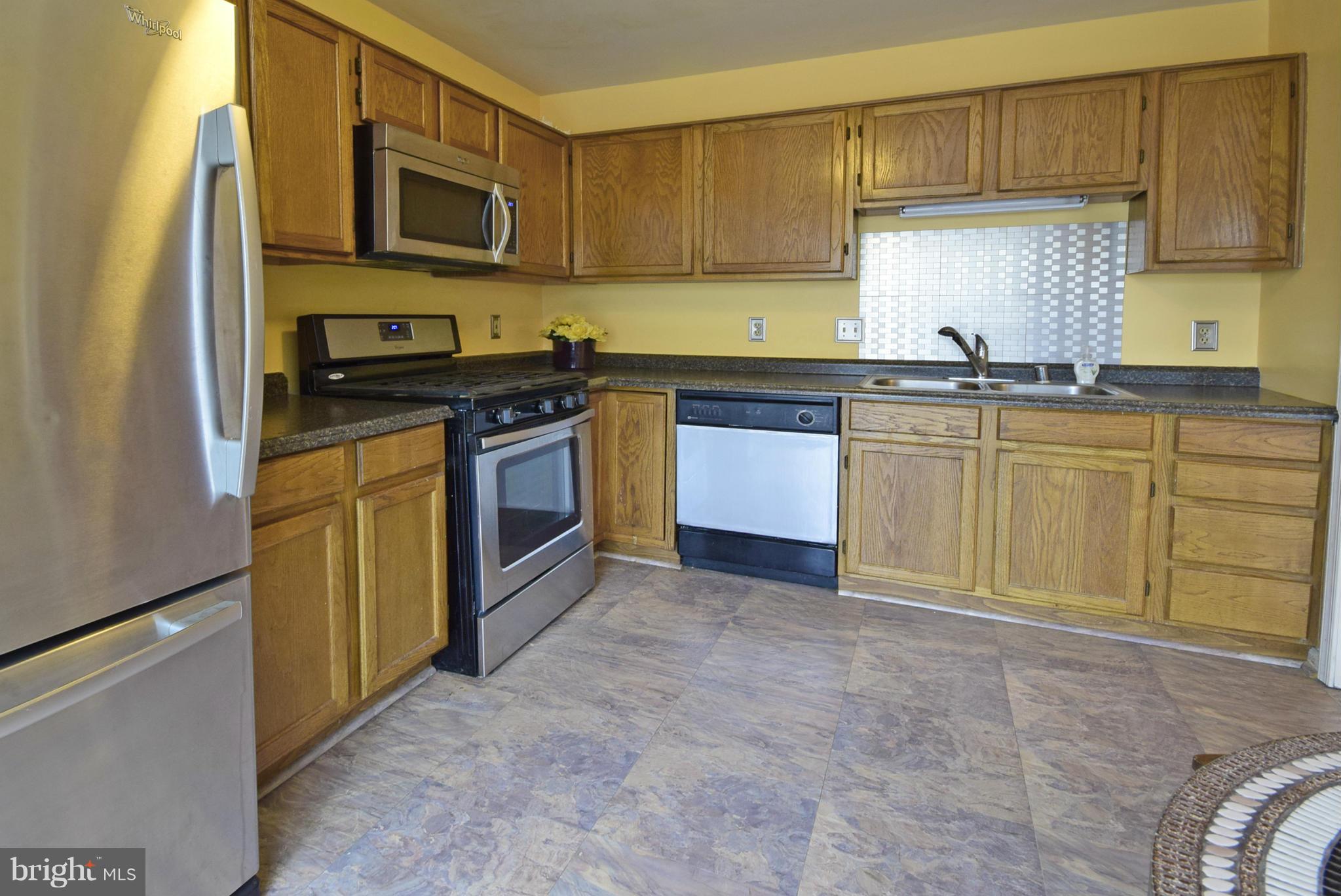 802 Harrogate Road Fredericksburg, VA 22406 - Photo 7 of 19 Kitchen