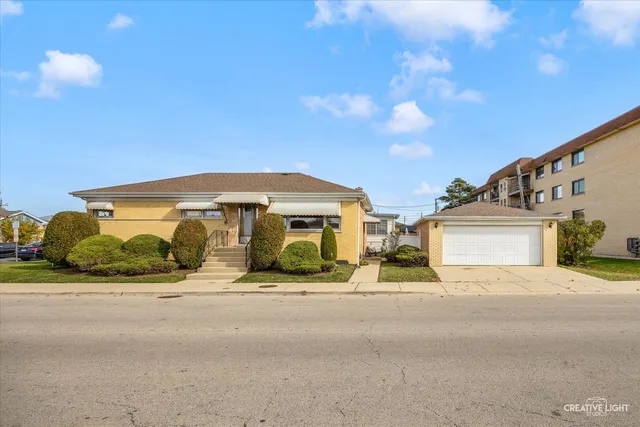 $370,000 | 7657 West Gunnison Street, Norridge, IL 60706