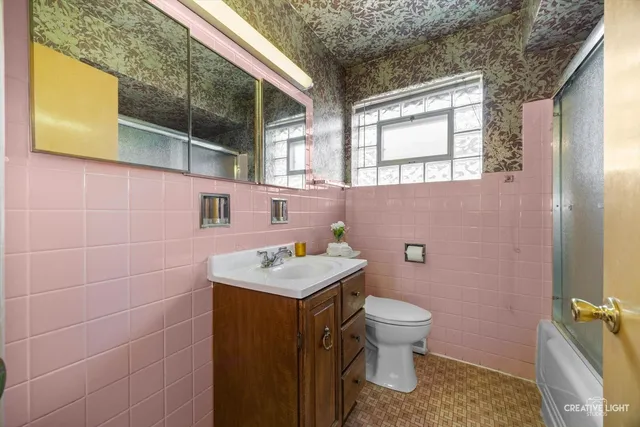 $370,000 | 7657 West Gunnison Street, Norridge, IL 60706