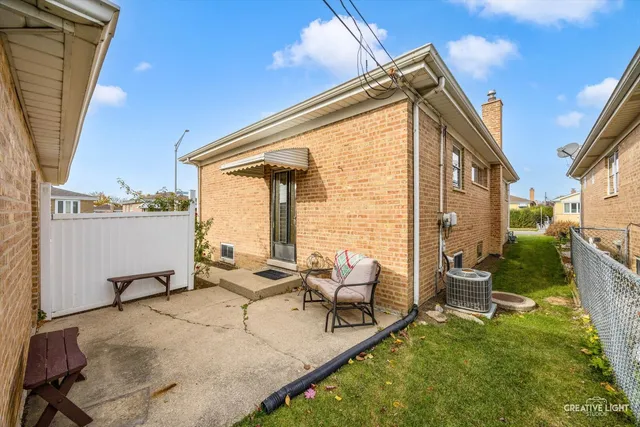 $370,000 | 7657 West Gunnison Street, Norridge, IL 60706