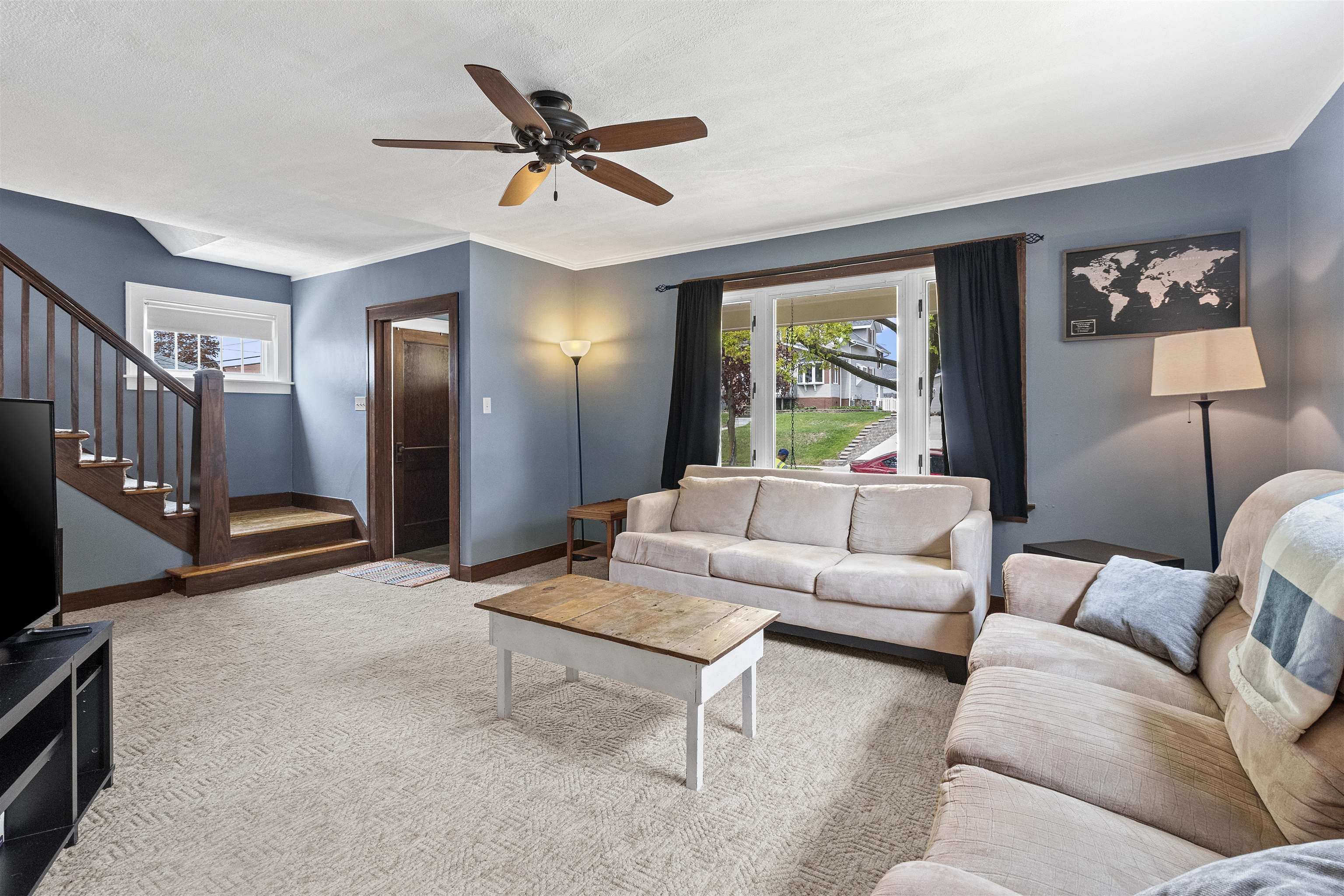 1311 Manila Street Manitowoc, WI 54220 - Photo 6 of 27