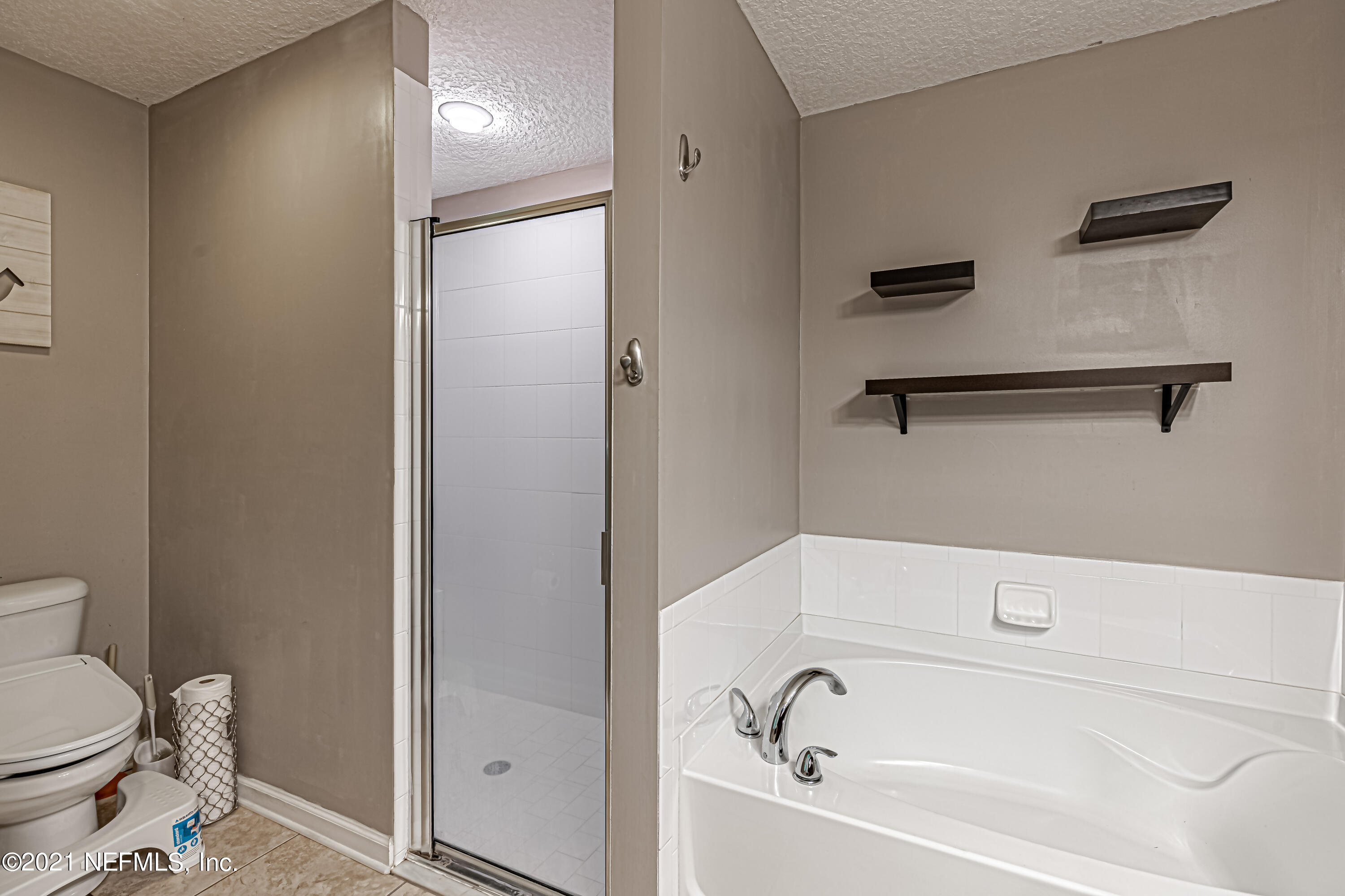 96461 Commodore Point Drive Yulee, FL 32097 - Photo 18 of 27 18-Owner's Bathroom