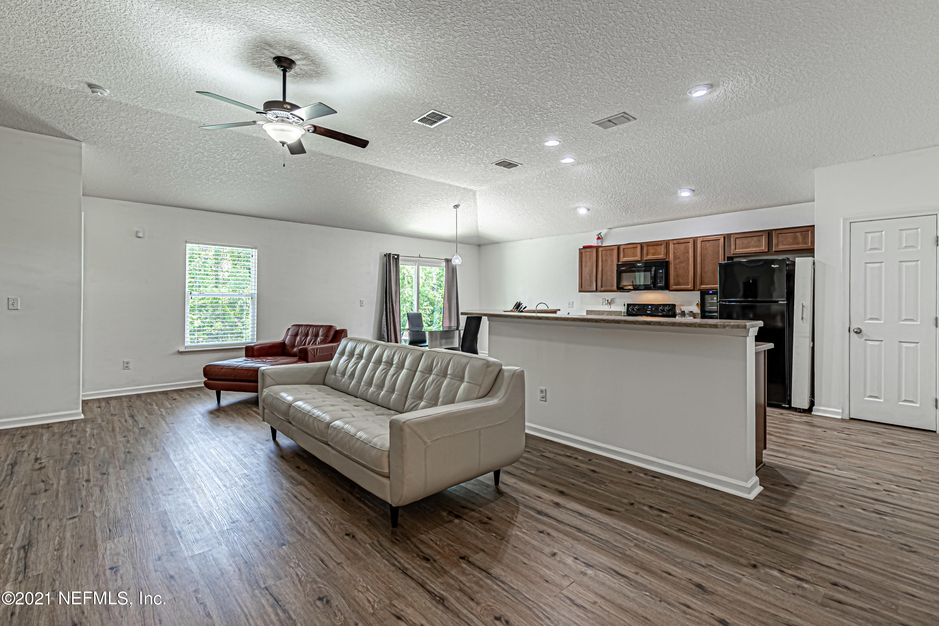 96461 Commodore Point Drive Yulee, FL 32097 - Photo 6 of 27 6-Living Room