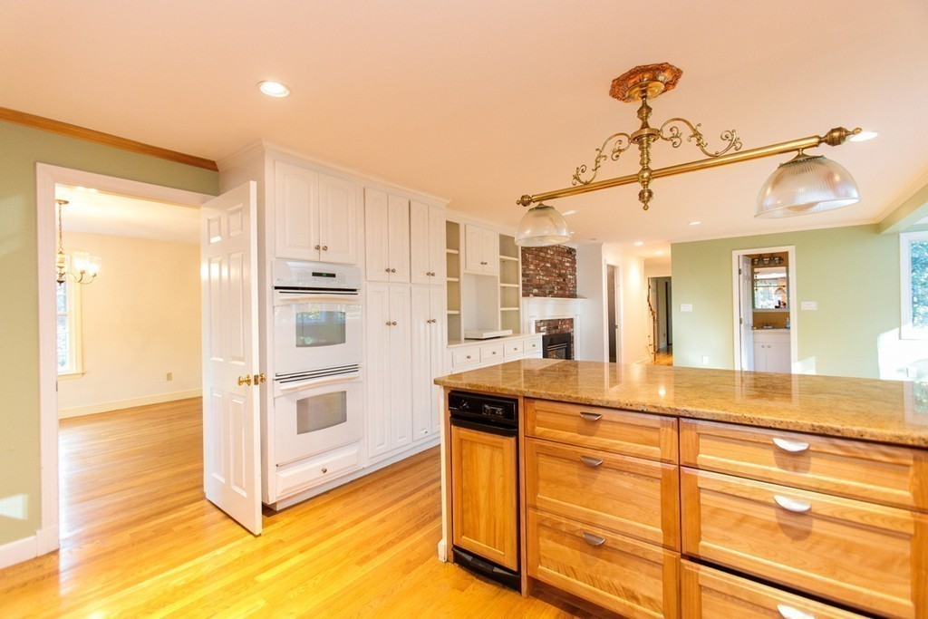 7 Coolidge Road Wayland, MA 01778 - Photo 11 of 25