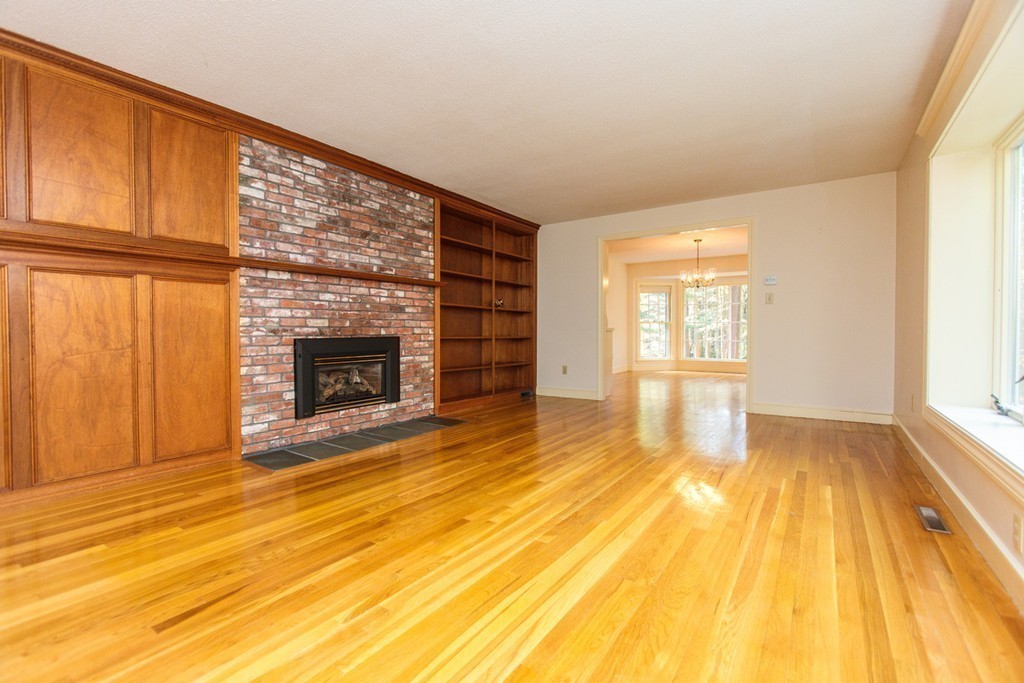 7 Coolidge Road Wayland, MA 01778 - Photo 4 of 25