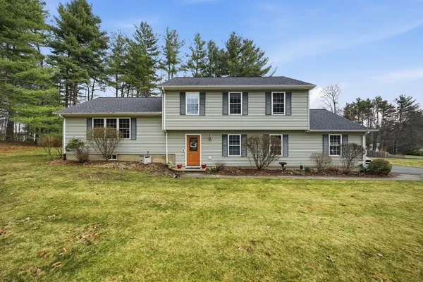 $585,000 | 7 Hillside Meadows Drive, Southampton, MA 01073