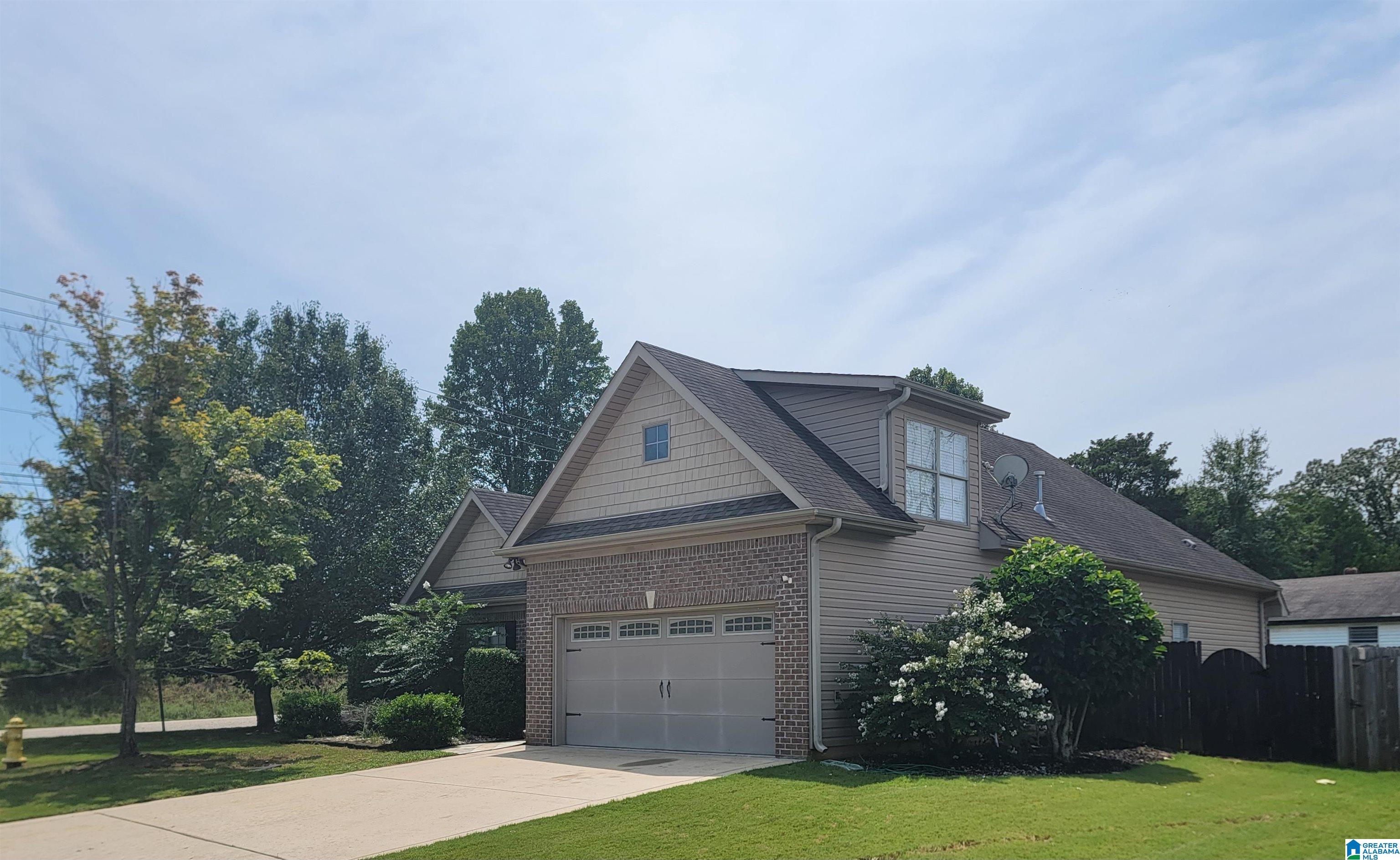 154 Falling Waters Lane Alabaster, AL 35114 - Photo 4 of 41
