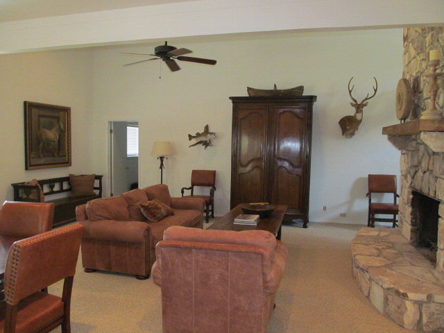 320 North Queen Bee Ingram, TX 78025 - Photo 3 of 38