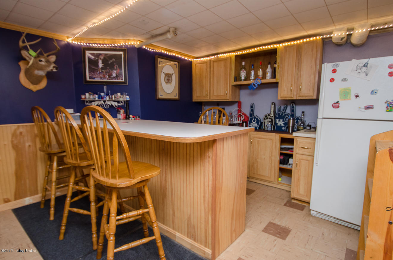 3507 Janell Road Louisville, KY 40216 - Photo 25 of 32 Basement Bar