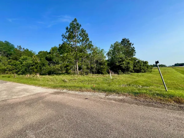$100,000 | 2773 Highway 96, Buna, TX 77612