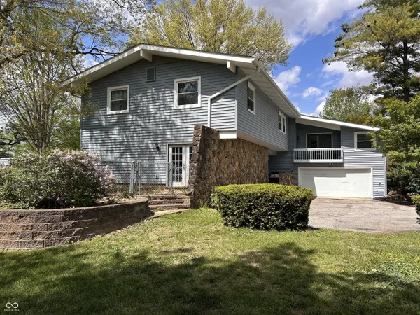 $385,000 | 2004 Fairway Drive, Greencastle, IN 46135