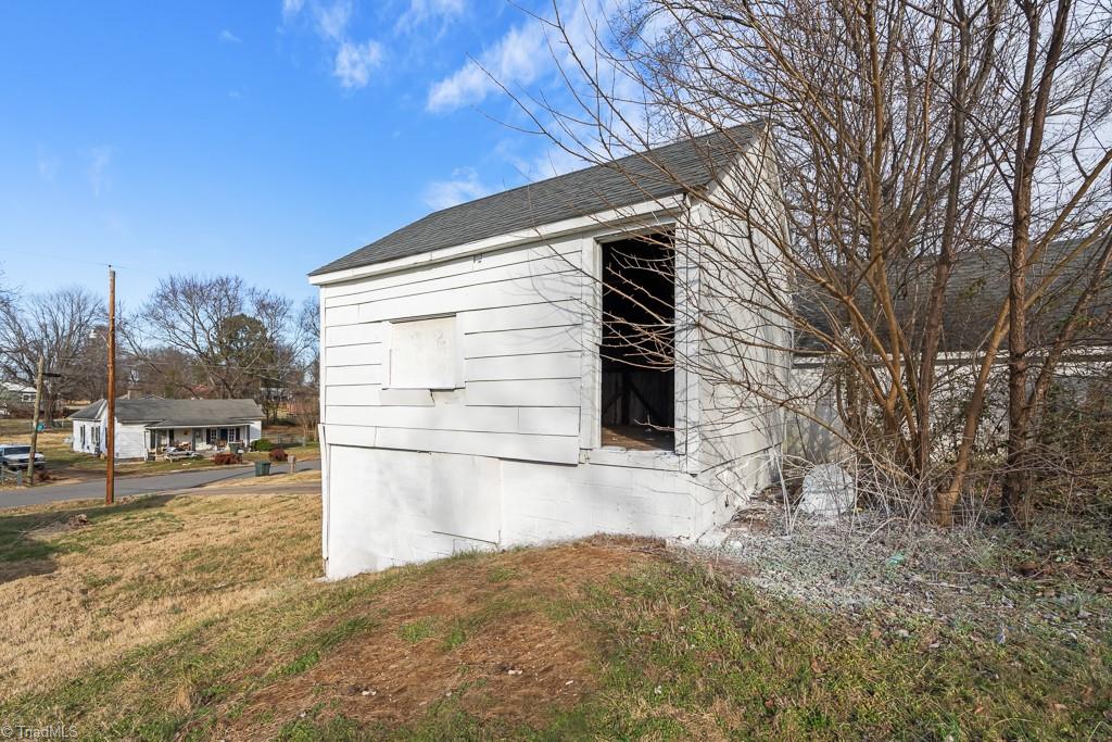 1304 Ridge Avenue Eden, NC 27288 - Photo 16 of 18 Gallery Image 16