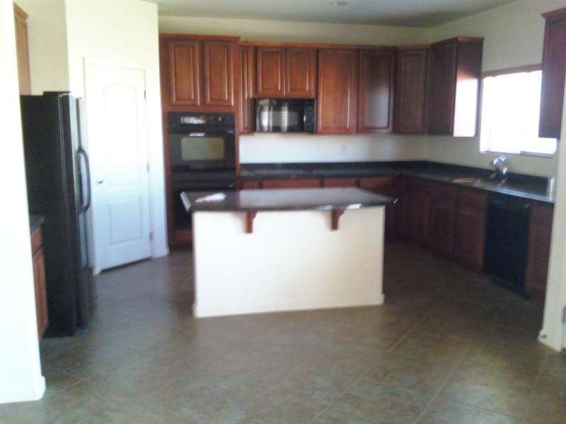 16454 West Rowel Road Surprise, AZ 85387 - Photo 9 of 12 kitchen