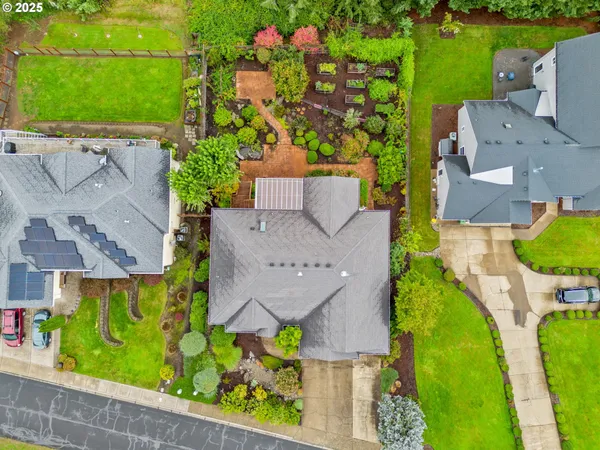 $789,000 | 610 Holly Avenue, Cottage Grove, OR 97424