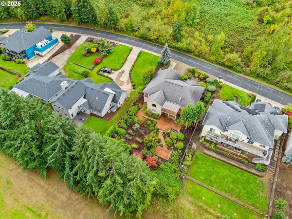 $789,000 | 610 Holly Avenue, Cottage Grove, OR 97424