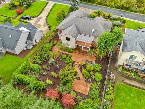 $789,000 | 610 Holly Avenue, Cottage Grove, OR 97424