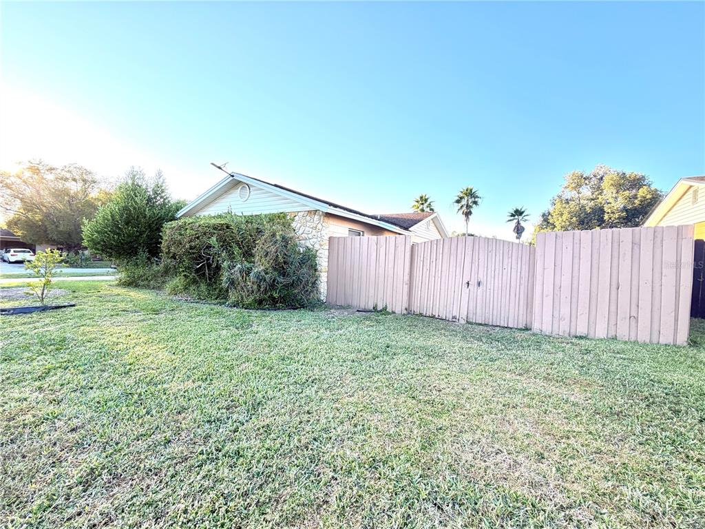 411 Parson Brown Way Longwood, FL 32750 - Photo 20 of 48 a backyard of a house