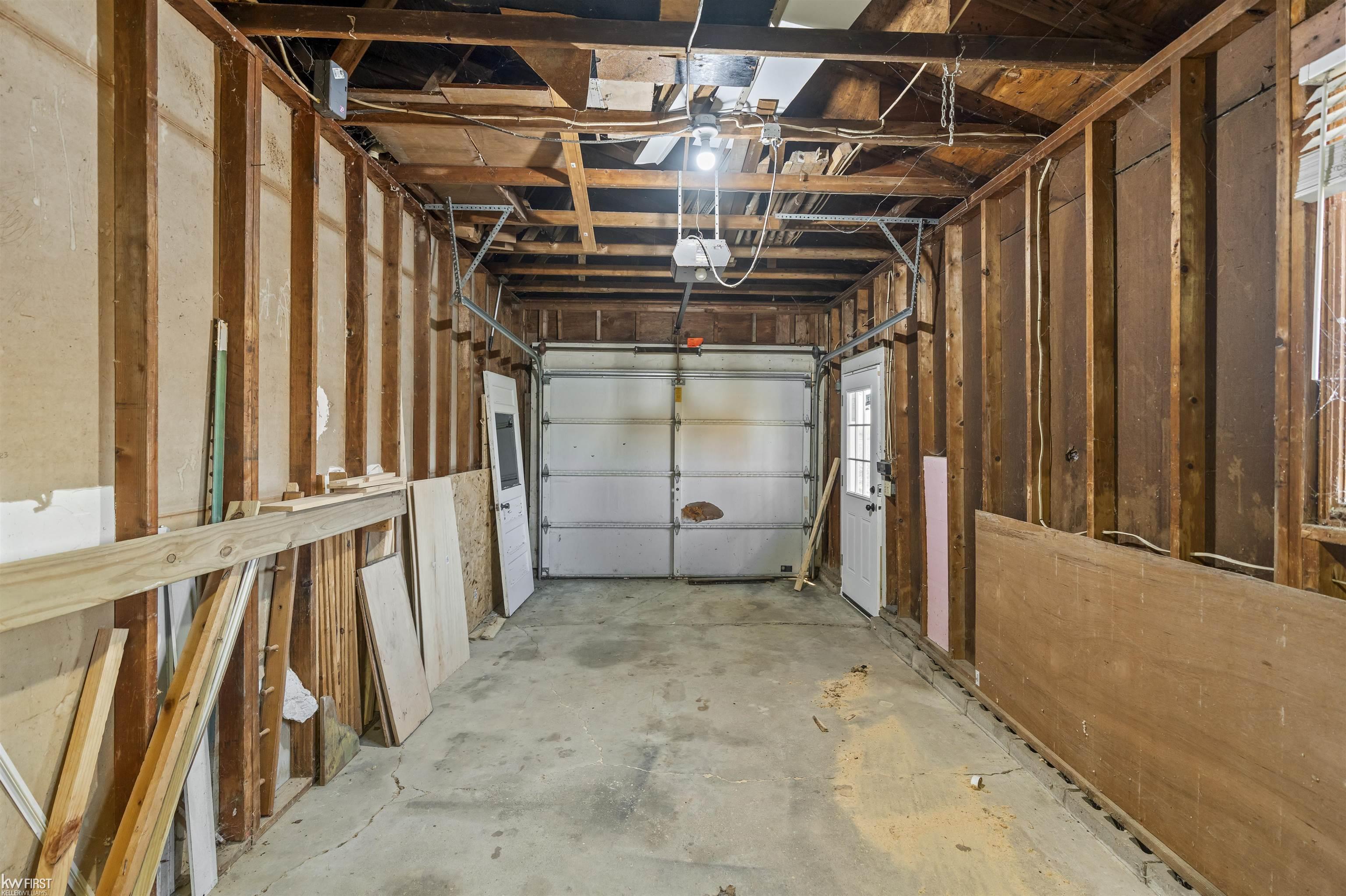 7042 Corunna Road Flint, MI 48532 - Photo 56 of 71 50193056-61764834-92b8-4ad1-b6d1-a5f02108477c.JPG