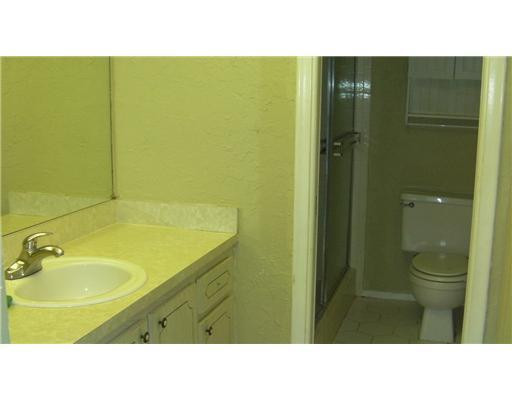 8605 West Sample Road, Unit 111 Coral Springs, FL 33065 - Photo 9 of 13 Master Bath/Spa
