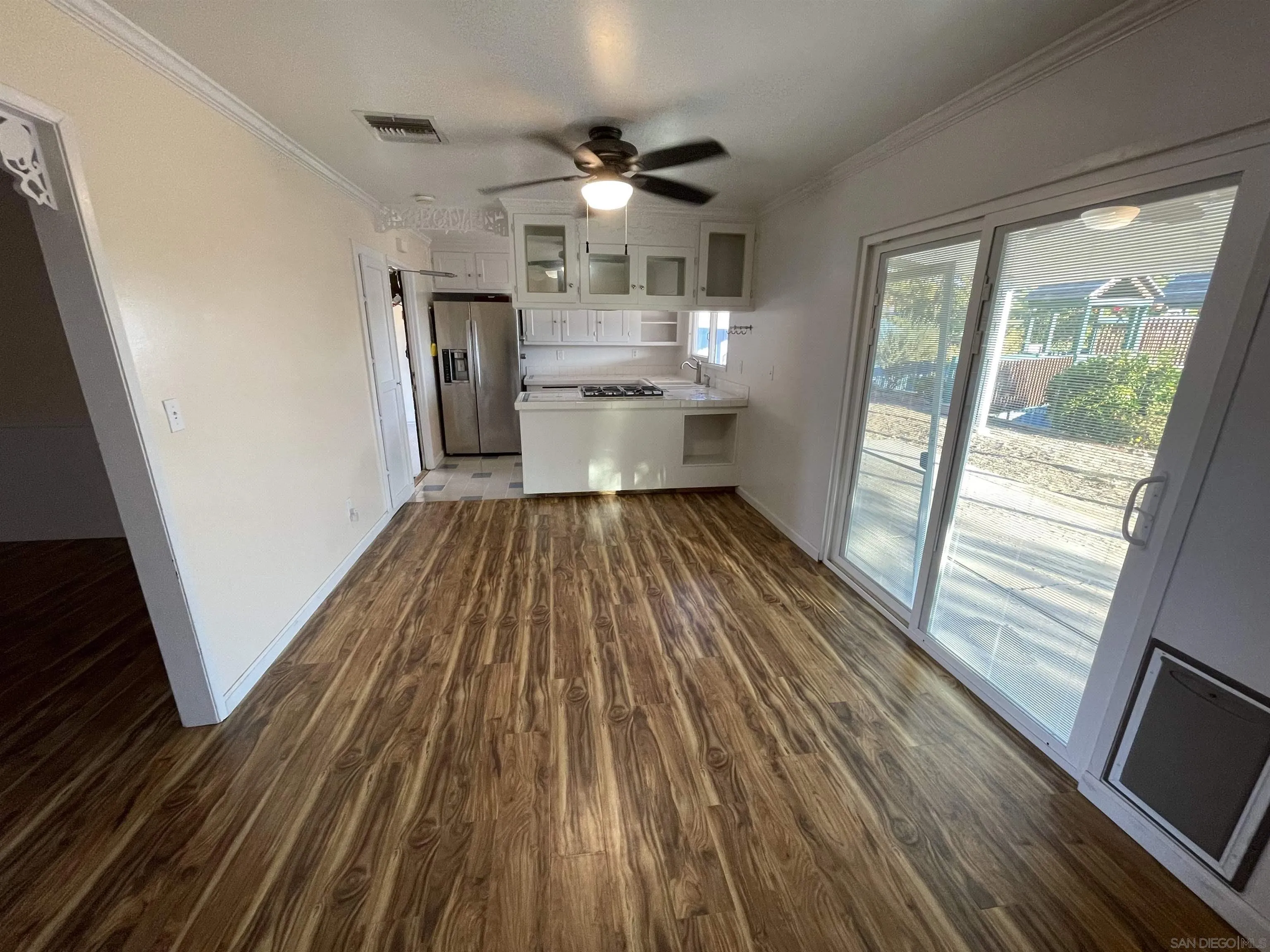 9225 Penmar Road Santee, CA 92071 - Photo 4 of 17 a very nice looking room with a large window