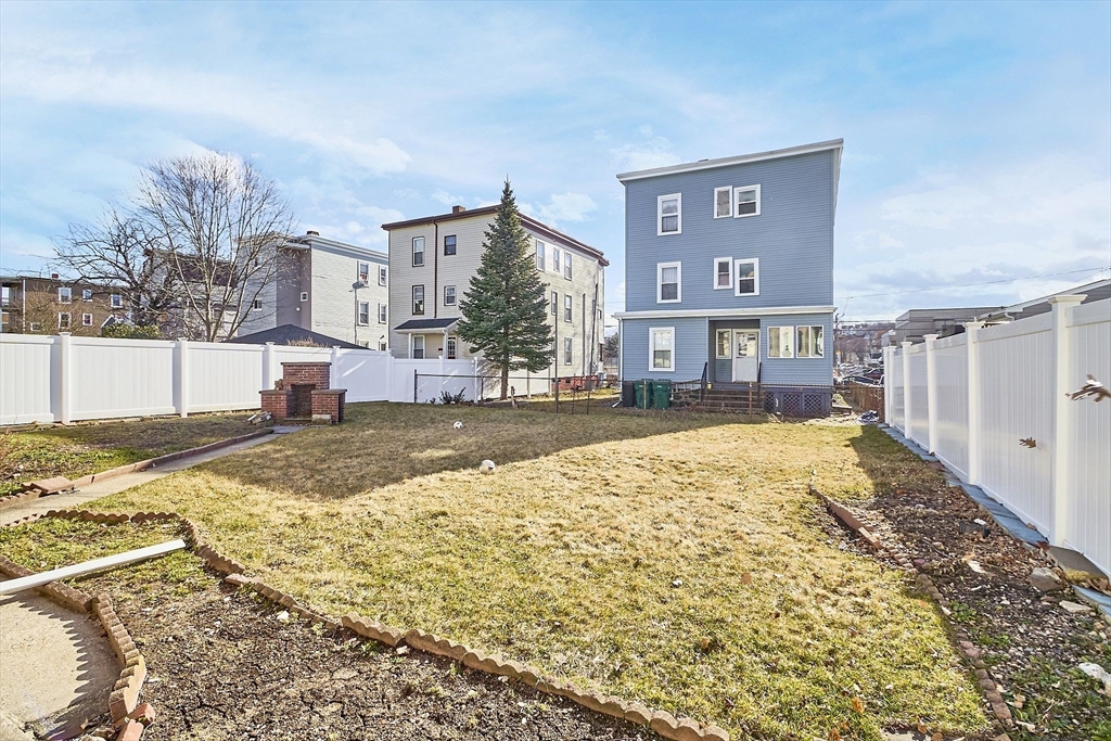 86 Eutaw Avenue Lynn, MA 01902 - Photo 5 of 38