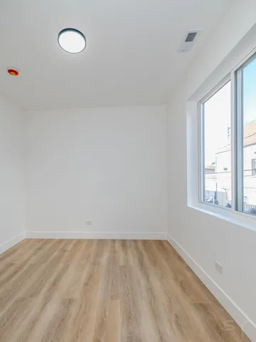 $2,600 | 2949 West 25th Place, Unit 3, Chicago, IL 60623